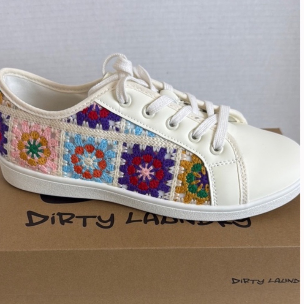 Dirty Laundry Women's Rambling Crochet White Sneakers Multi Color Blue Red Green